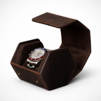 Boîte à montre marron une montre